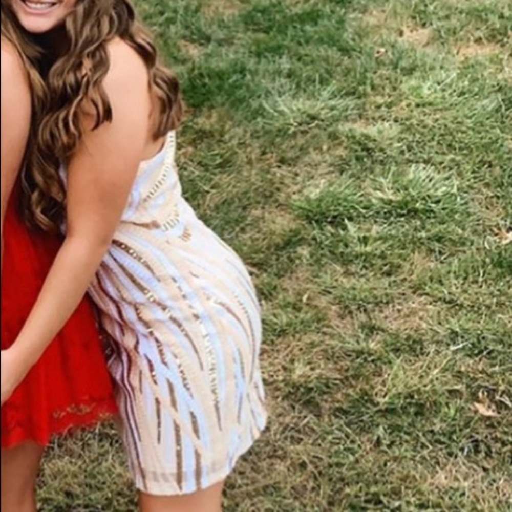 LuLu’s Homecoming Dress - Picture 2 of 6